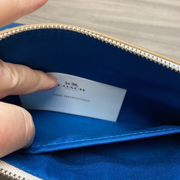 Coach Mini Shoulder Bag and Zippered Pouch Set - Picture 13 of 16